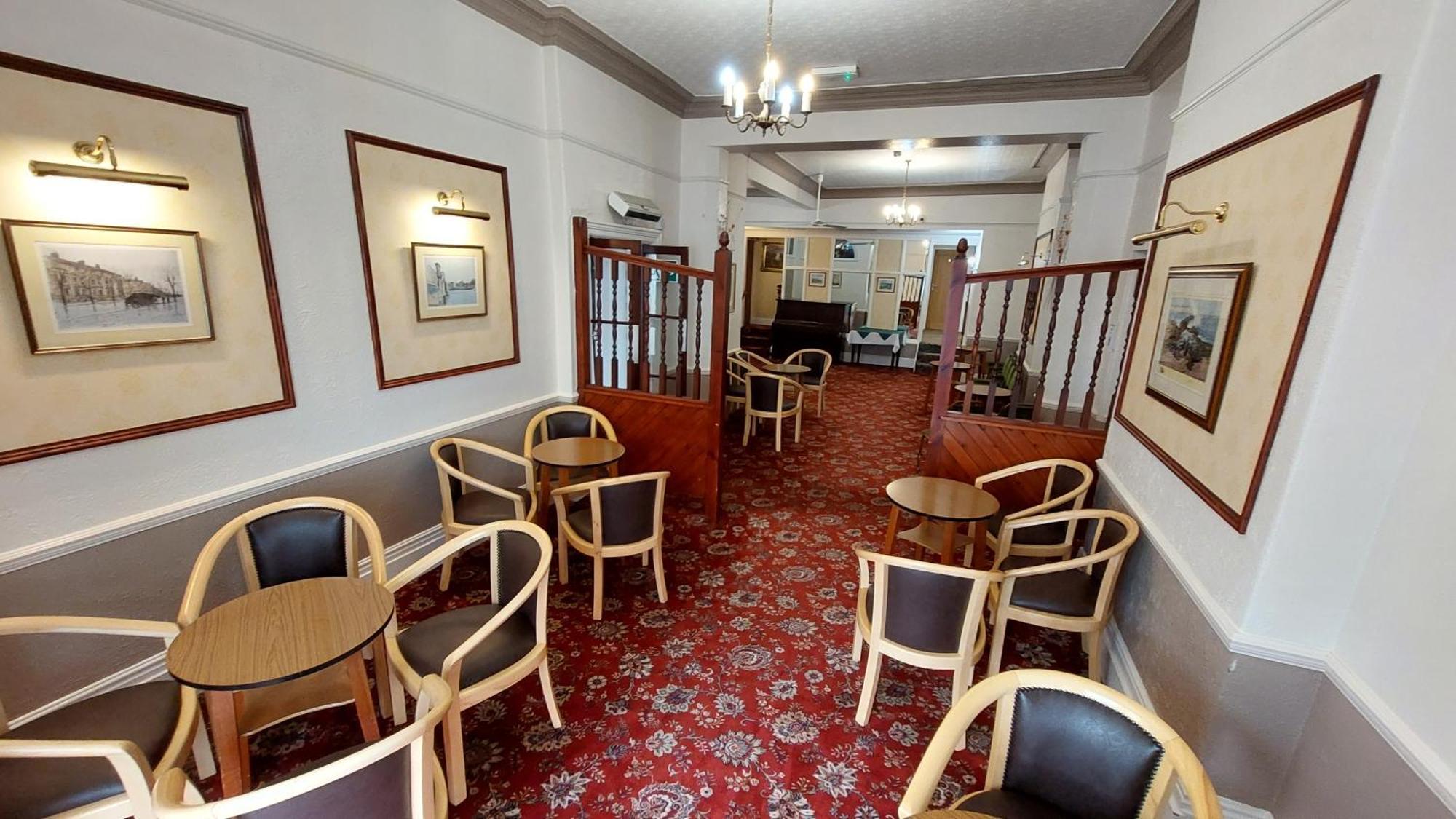 Hotel White Heather 3*